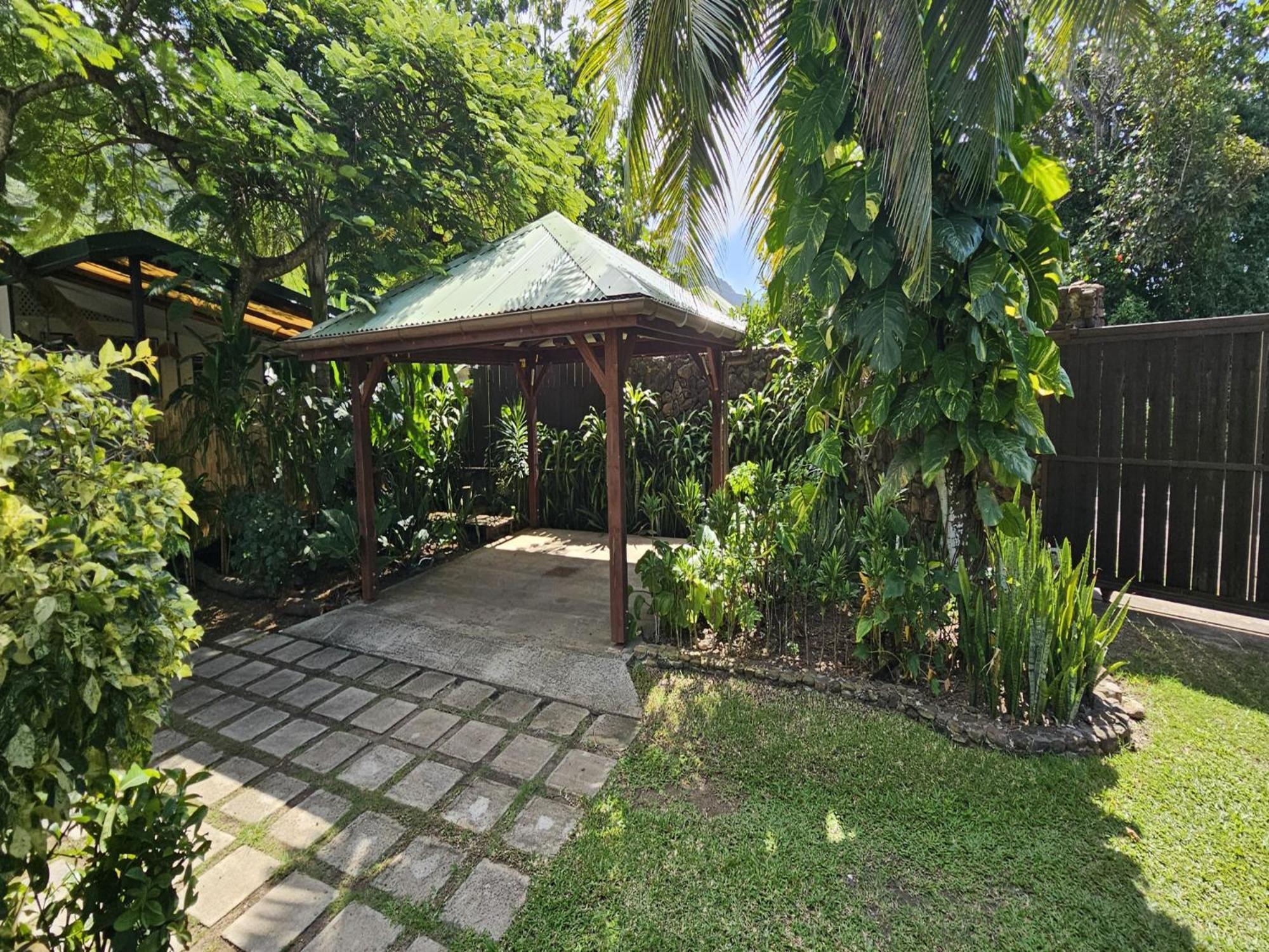 Fare Le Flamboyant Villa Moorea Bagian luar foto